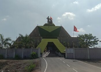 शिवस्मारकात पक्षविरहीत नोकर भरती करा