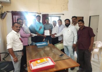 वेळेत वीज बीले देण्याची मागणी