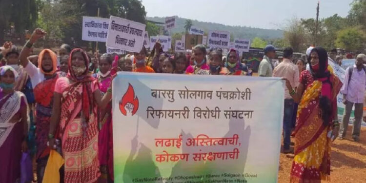 बारसू रिफायनरी आंदोलन पेटलं ! २५ महिलांना अटक