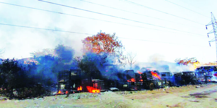  नवी मुंबईत भीषण आग