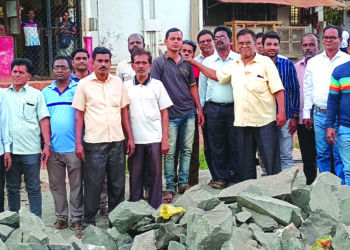 निवारा शेडसाठी ग्रामस्थ एकवटले