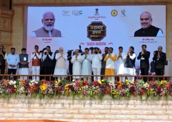 असा रंगला महाराष्ट्रभूषण पुरस्कार वितरण सोहळा