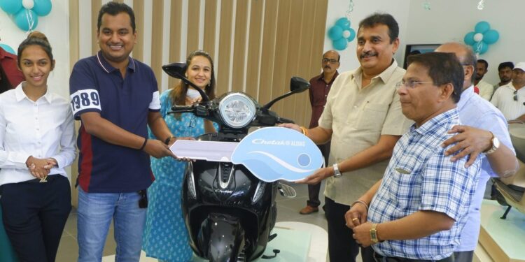 खुशखबर! अलिबागमध्ये इलेक्ट्रीक बजाज चेतकचा अवतार