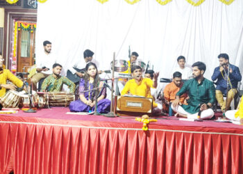 धामणपाड्यात रंगली गीतांची मैफील