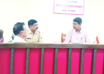 मान्सूनपूर्व तयारी बैठकीला अधिकार्‍यांची पाठ