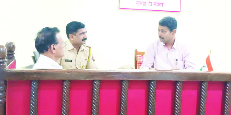 मान्सूनपूर्व तयारी बैठकीला अधिकार्‍यांची पाठ