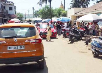 मच्छीमार्केटजवळ वाहतूक कोंडी