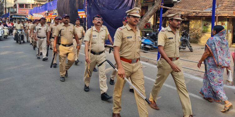 खोपोली पोलिसांचे संचलन