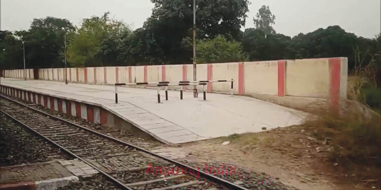 रसायनी रेल्वे स्थानक मार्गाची दुरवस्था