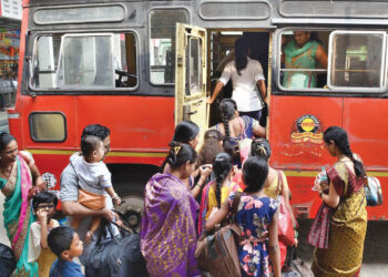 ज्यादा एसटी बसेसची मागणी