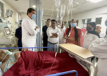 नाना पटोले यांची एमजीएम रुग्णालयात भेट