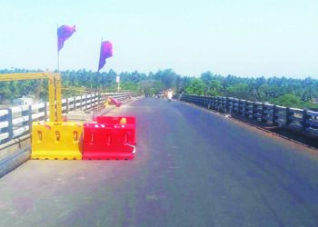 रेवदंडा पुलाच्या दुरुस्तीमुळे प्रवाशांना आर्थिक भुर्दंड