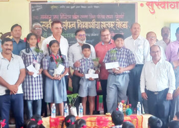 सर्वगुण संपन्न विद्यार्थ्यांचा सत्कार