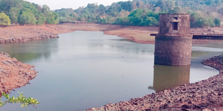 तळावासियांवर पाण्याचे संकट