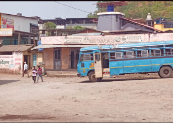 तळा बसस्थानकात प्रवाशांचे हाल