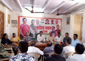 ग्लोबिकॉनच्या दुर्गंधीमुळे जनता हैराण