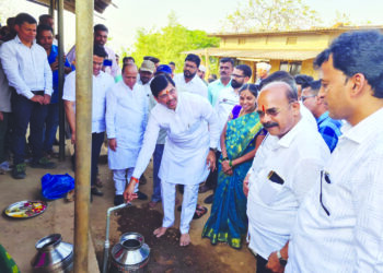 मिल ठाकूरवाडी येथे नळा पुरवठा योजना