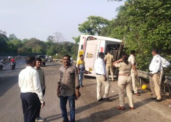 शिवशाही बस अपघात; एकाचा मृत्यू तर 22 जण जखमी