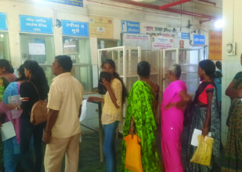 सिव्हिलमधील एक खिडकी ठरतेय त्रासदायक