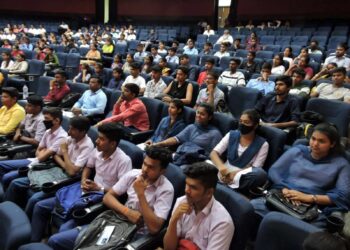 विद्यार्थ्यांनो, गरुडझेप घ्या