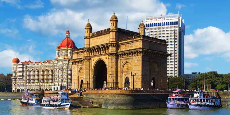 मुंबईमध्ये तीन दहशतवादी; पोलीस यंत्रणा अलर्ट