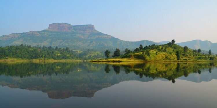 मोरबे धरणातील पाणी पातळी घटली