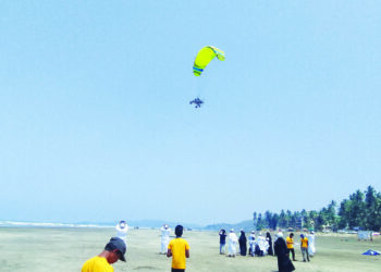 मुरुड समुद्रकिनारी मोटर पॅराग्लायडिंग