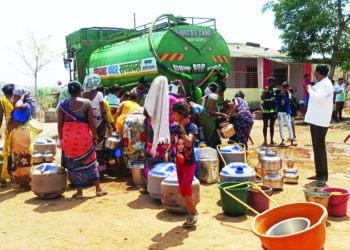 कर्जतमधील पाणीटंचाई दूर करण्यासाठी शासकीय ट्रॅकर