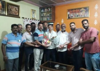 अजित हरवडे यांचा सन्मान