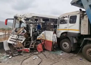 भीषण अपघात! मुंबई-गोवा महामार्गावर ट्रकची एसटीला धडक