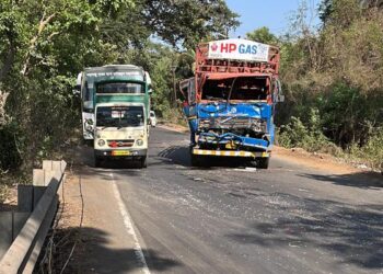 कार्ले खिंडीत ट्रकची टेम्पोला धडक; चालक जखमी