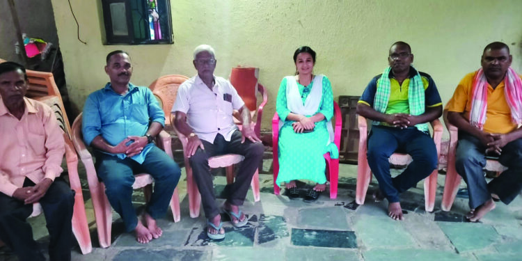 घरत कुटूंबियांचे चित्रलेखा पाटील यांच्याकडून सांत्वन