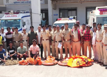 प्रवासी नौकेला अपघात  