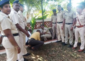 रेवदंडा पोलीस ठाण्यात वृक्षारोपण