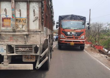 चालकांच्या मनमानीमुळे वाहतूक कोंडी