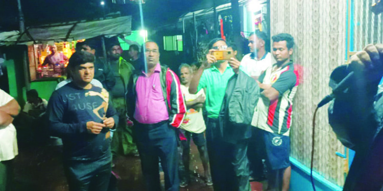 आंबेवाडी ग्रामस्थांचे स्थलांतरणासाठी आवाहन