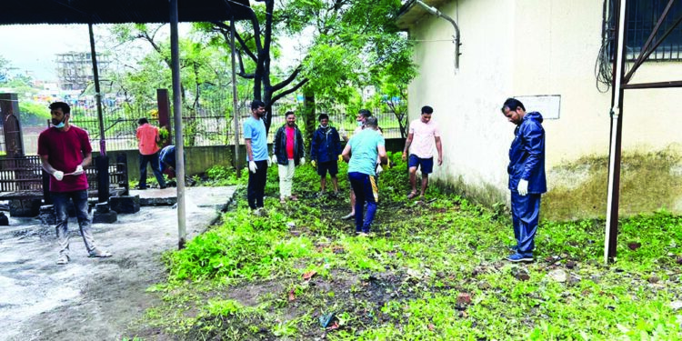 दहीवली स्मशानभूमी परिसर चकाचक