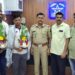 बहाद्दर तरुणांचा पोलिसांकडून सत्कार