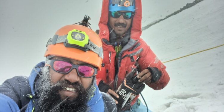 रायगडच्या सुपुत्राने केले ‘हनुमान टिब्बा’ शिखर सर