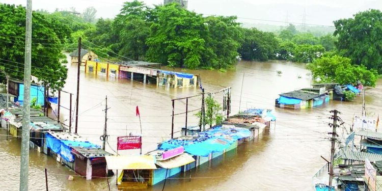 अंबा नदीला पूर, नागोठणे पाण्यात