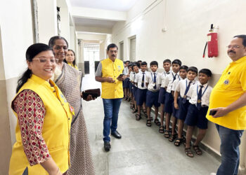 विद्यार्थ्यांची मोफत नेत्रतपासणी