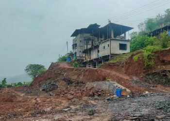 धोकादायक घरातच नागरिकांचे वास्तव्य