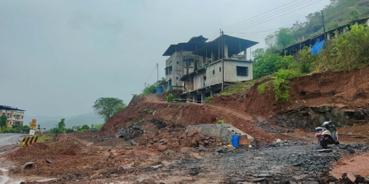 धोकादायक घरातच नागरिकांचे वास्तव्य