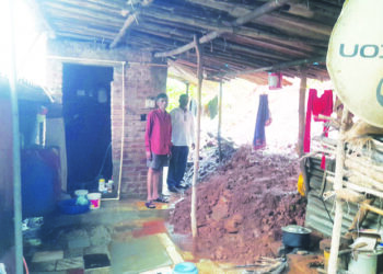 वाघजाई नगर येथे दरड कोसळली