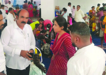 प्रदीप ओव्हाळ यांनी घेतली दराडग्रस्तांची भेट