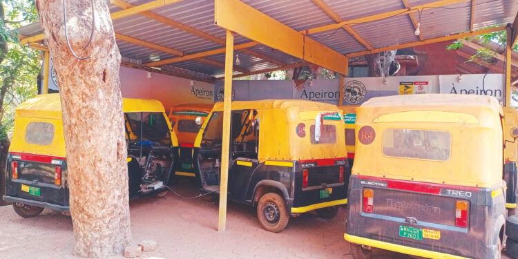 पावसाळ्यात ई-रिक्षा सुरु करण्याची मागणी