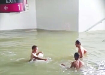 उरण रेल्वे स्टेशनमध्ये पावसाचे पाणी