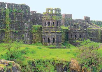 पुरातत्वच्या अनागोंदीने रायगडाची सुरक्षा ‘रामभरोसे’