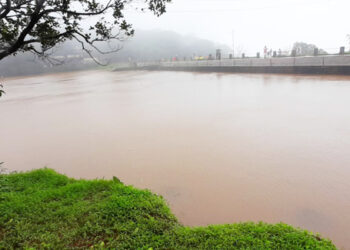 शारलोट तलाव गाळमुक्त करा