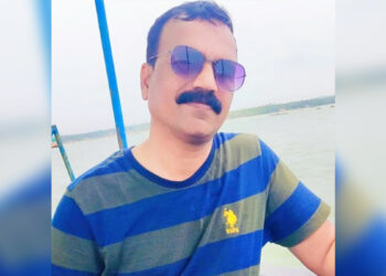 ग्रामसेवकाला निलंबित करण्याची मागणी